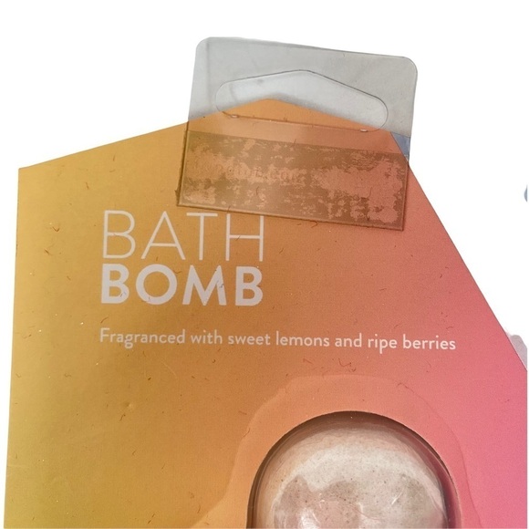 Target Holiday Bell Bath Bomb 4.9 oz Sweet Lemons Ripe Berries - Picture 4 of 4